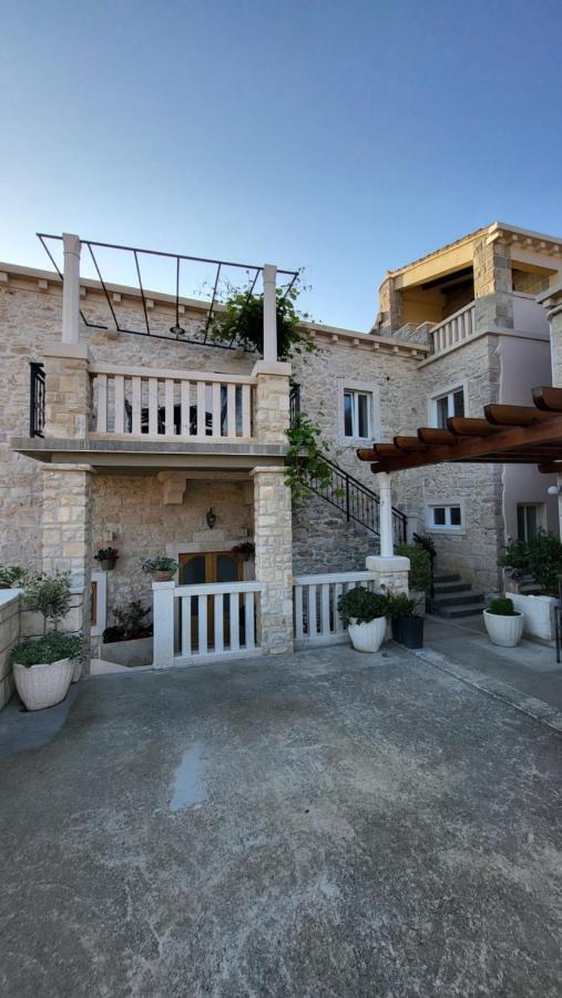 Stone House Apartments Didini Dvori 鲁巴达 外观 照片