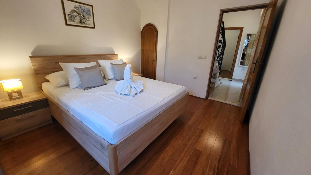 Stone House Apartments Didini Dvori 鲁巴达 外观 照片