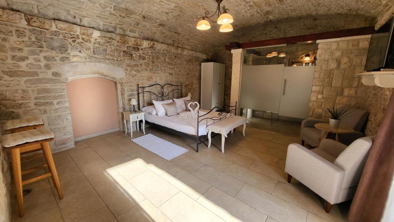 Stone House Apartments Didini Dvori 鲁巴达 外观 照片