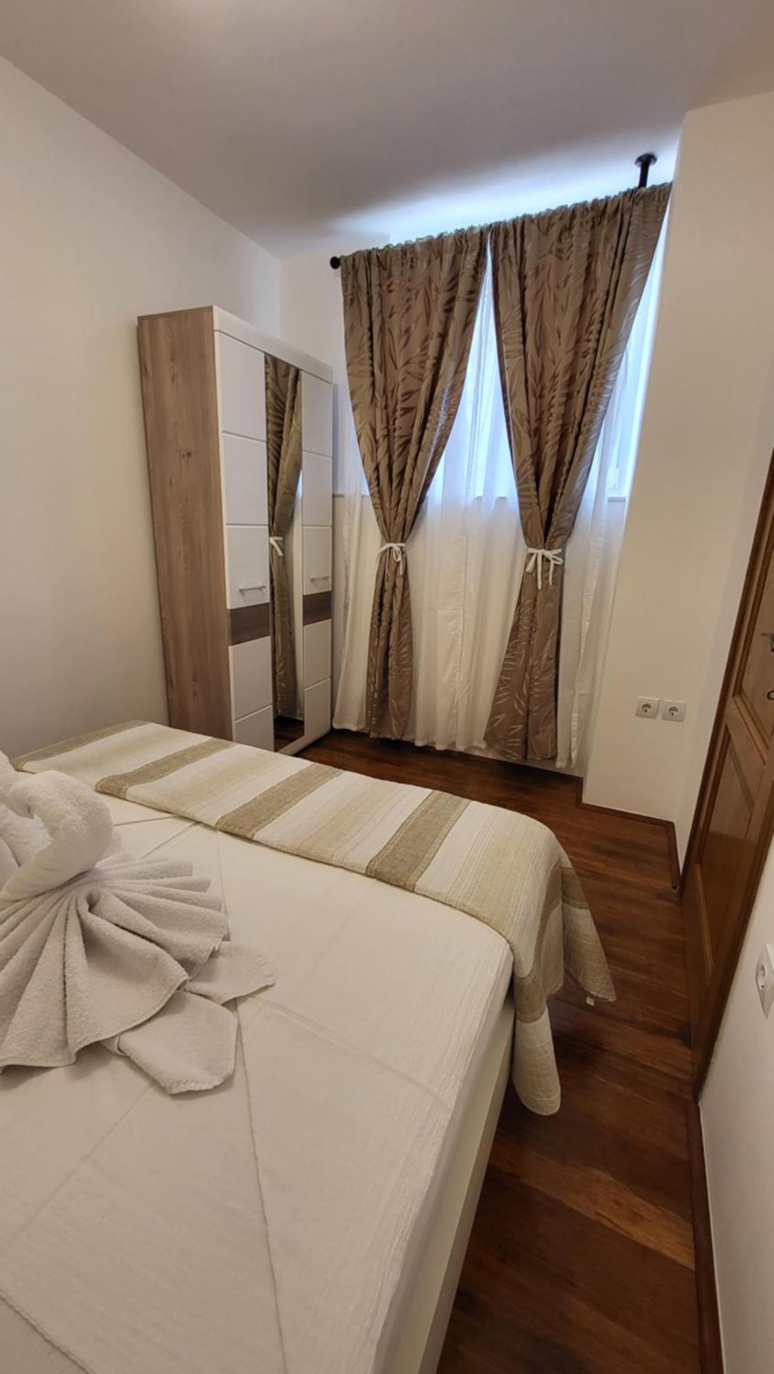 Stone House Apartments Didini Dvori 鲁巴达 外观 照片